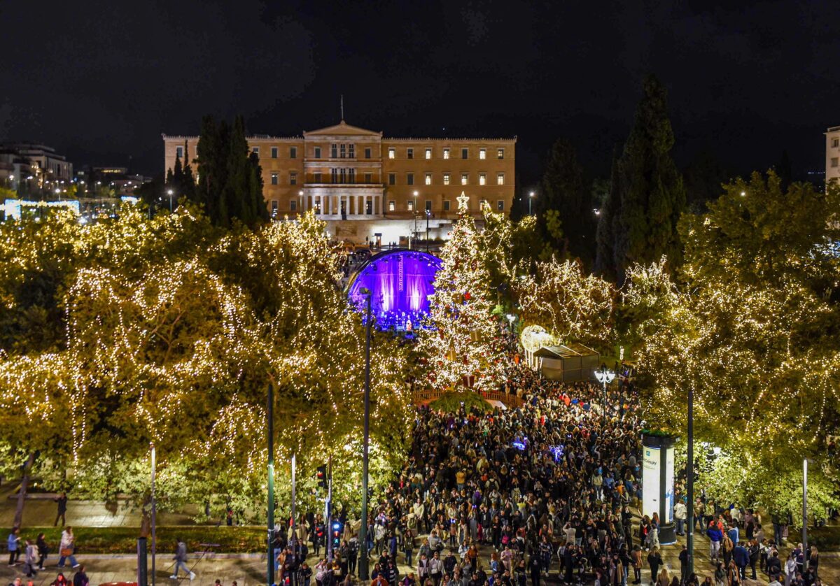 Εορταστικό ωράριο: Πώς θα λειτουργήσουν τα καταστήματα – Ποιες Κυριακές θα είναι ανοιχτά