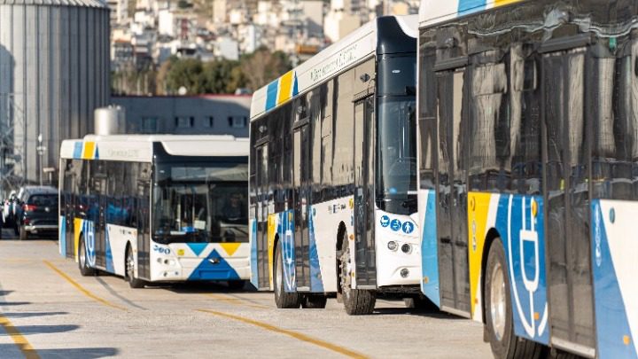 Έφτασαν στην Αθήνα τα πρώτα 140 ηλεκτρικά λεωφορεία